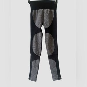 Hayden LA Seamless Ribbed Yoga Leggings Black Gray Hi Waisted Size Small NWT